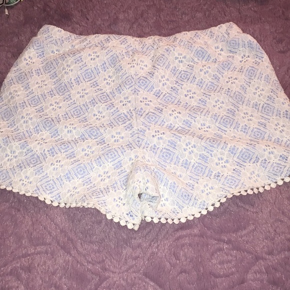 Blue and white lace shorts - Picture 3 of 5